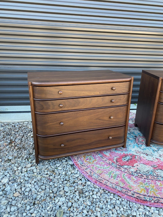 *New Four Hands Pair of Agatha Nightstands