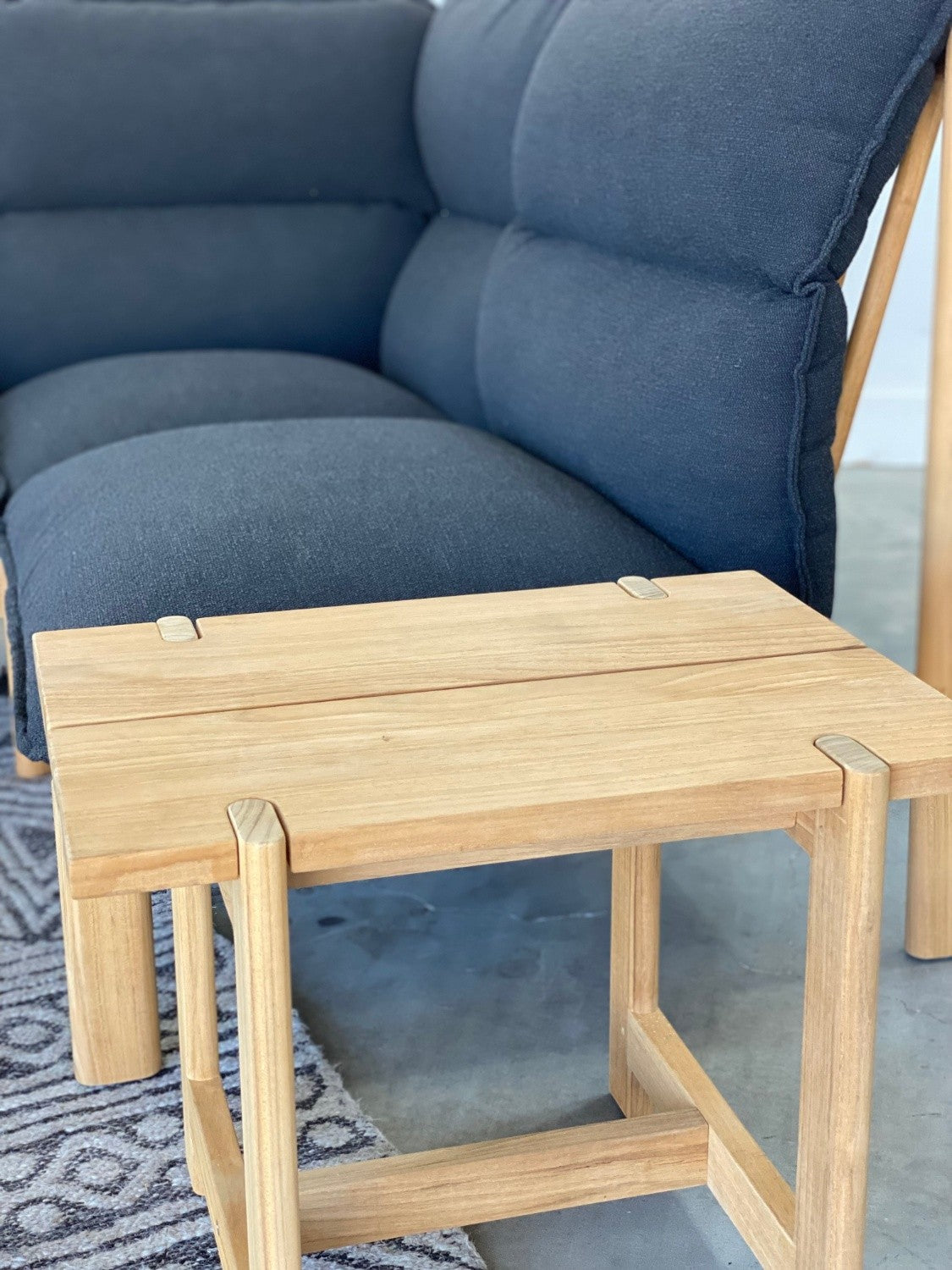 *New Neighbor Felloe Outdoor Sectional & End Table