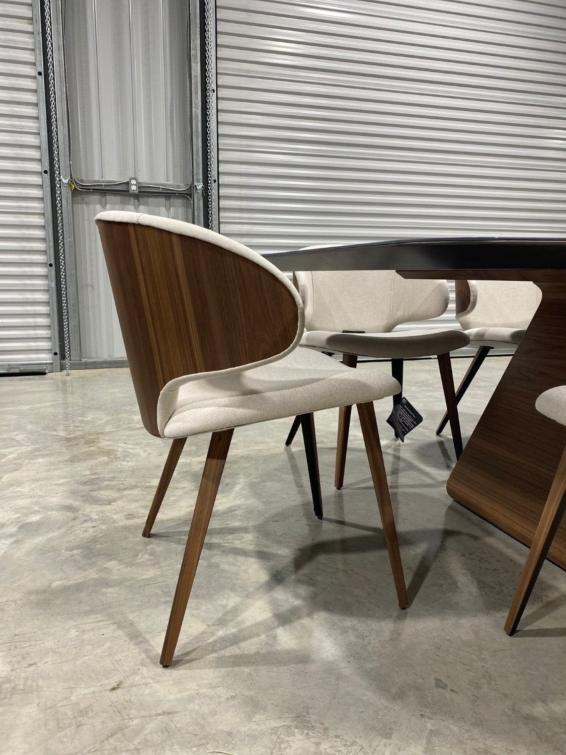 *New Modloft Wembley Table w/8 Harper Eggshell Chairs