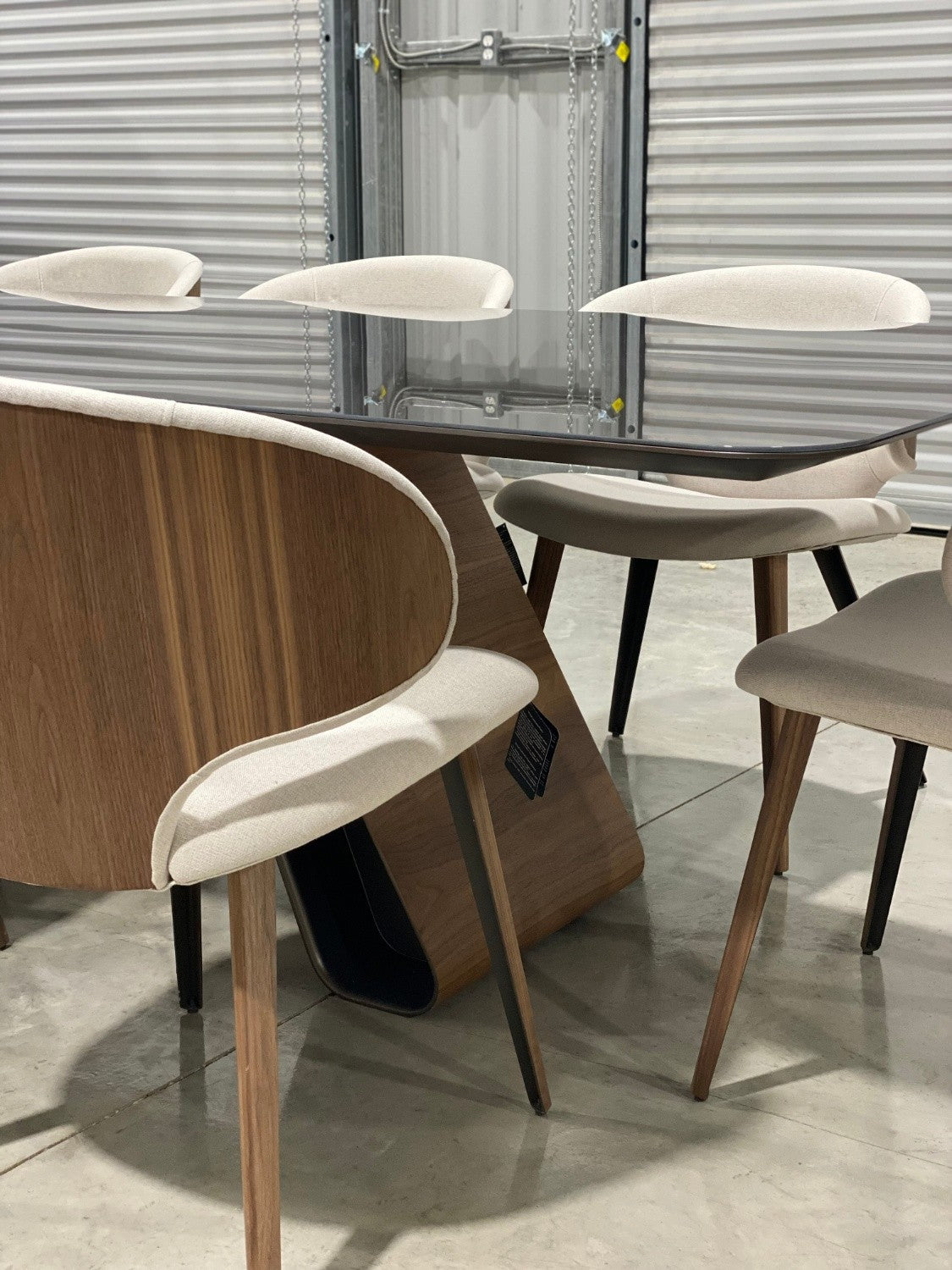 *New Modloft Wembley Table w/8 Harper Eggshell Chairs