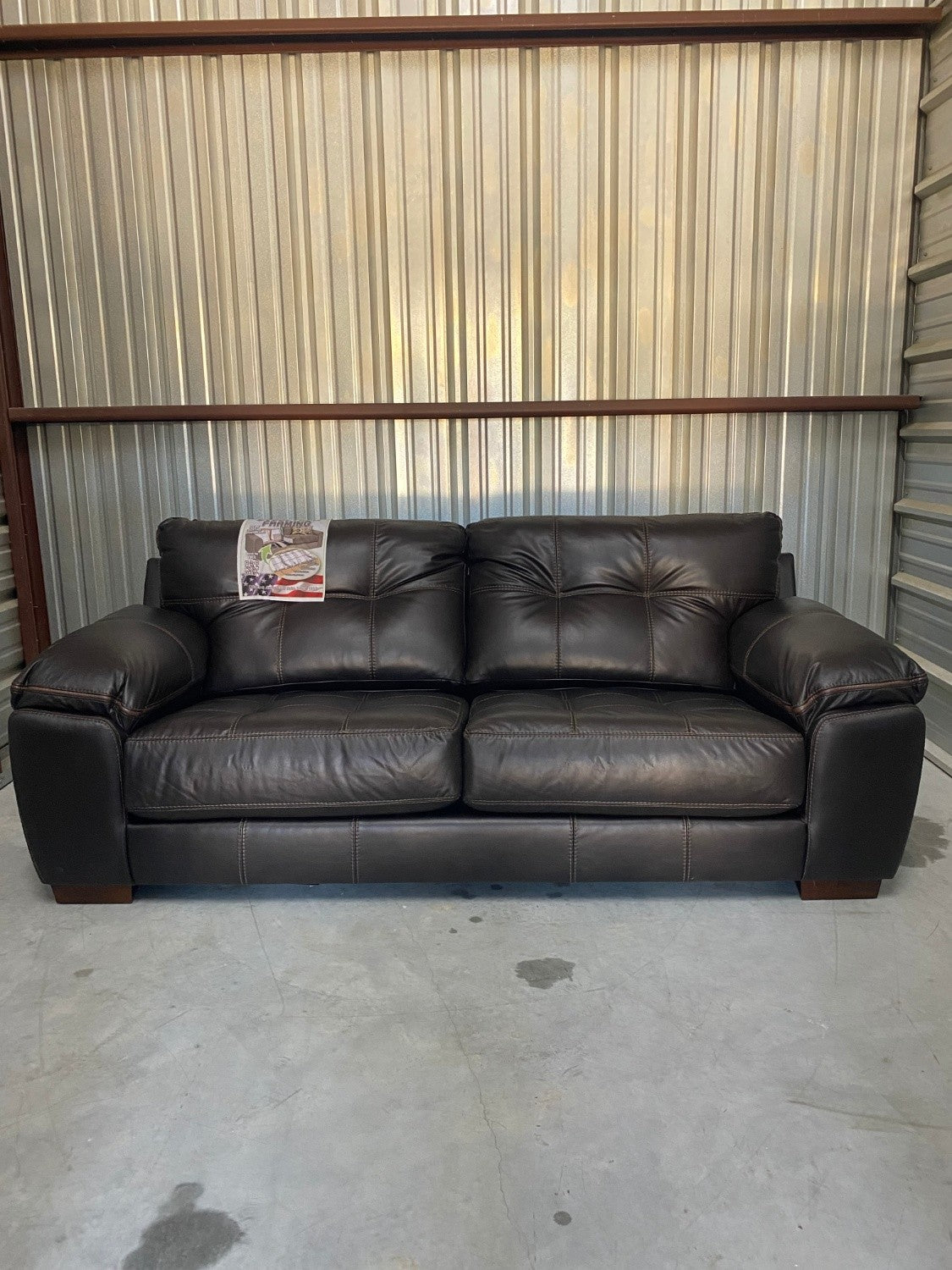 *New Jackson-Catnapper Two-Tone Sofa