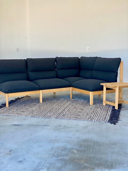 *New Neighbor Felloe Outdoor Sectional & End Table
